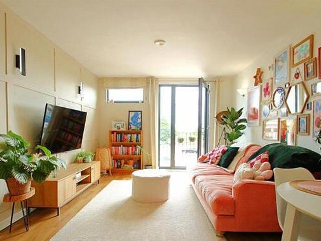 House for sale in Rugby, Warwickshire