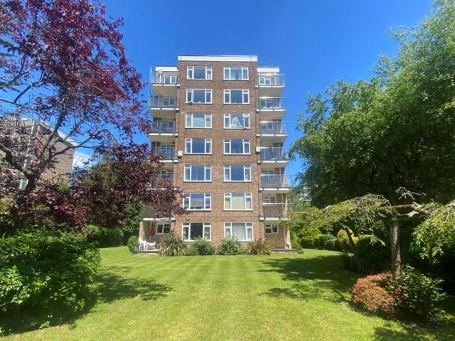 Apartment for rent in Branksome, Poole