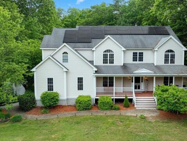 House for sale in Charlton, Massachusetts