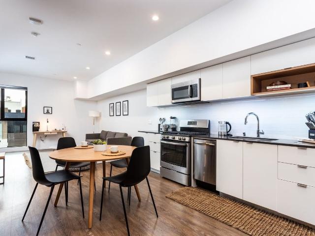 Apartment for rent in Canoga Park, California