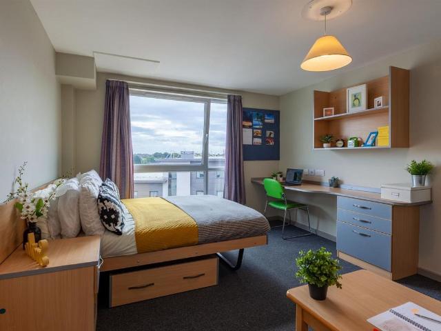 Studio for rent in Bede Island, Old Wharf