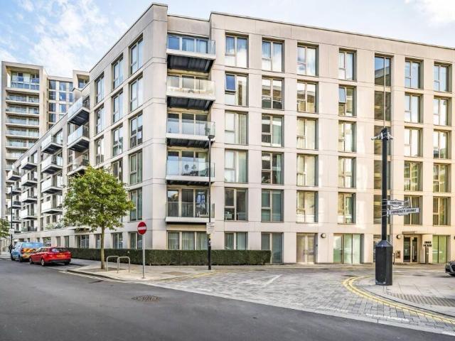 Apartment for rent in Royal Wharf, Greater London