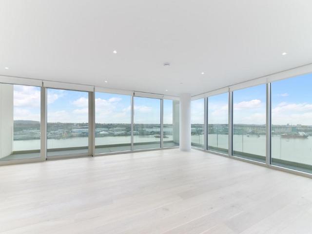 House for rent in Silvertown, Greater London