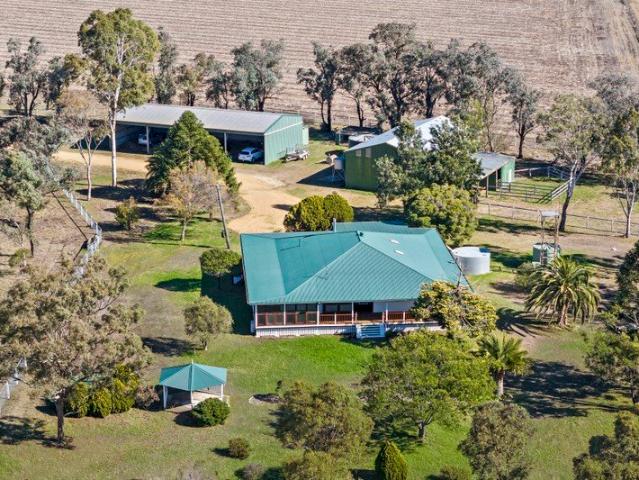 Cottage for sale in Cambooya, Queensland