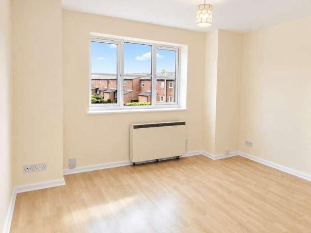 Apartment for rent in Victoria Farm, West Midlands