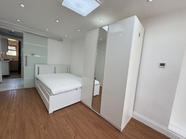 House for rent in Falconwood, Greater London