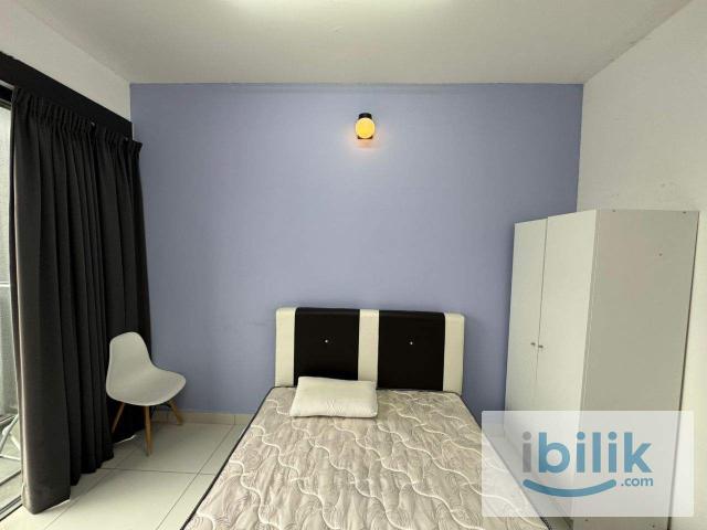 Room for rent in Petaling, Alam Impian