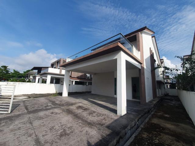 Bungalow for sale in Wellesley, Penang