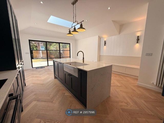 House for rent in London Borough of Merton, Greater London