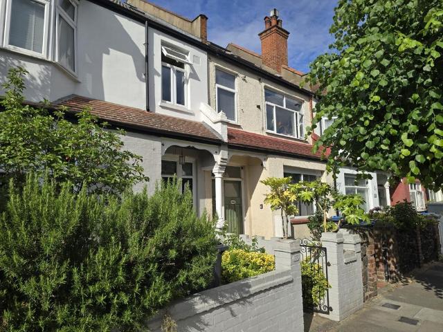 House for rent in London Borough of Merton, Mitcham