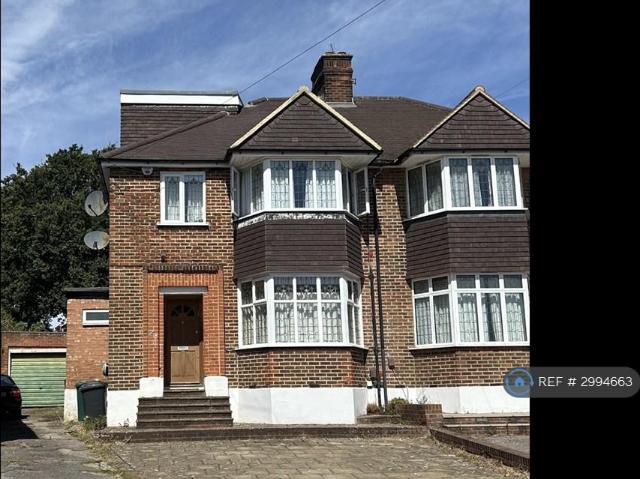 House for rent in London Borough of Barnet, Greater London