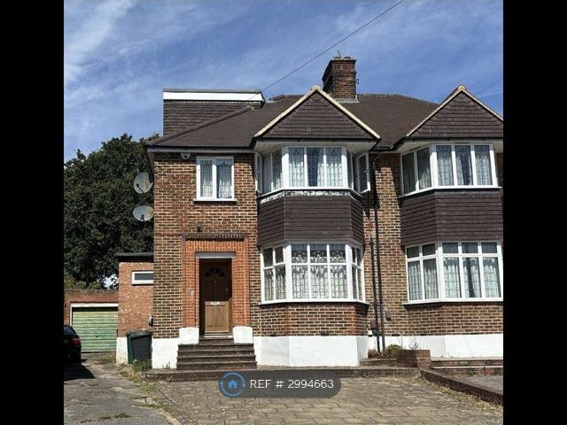 House for rent in West Finchley, Greater London