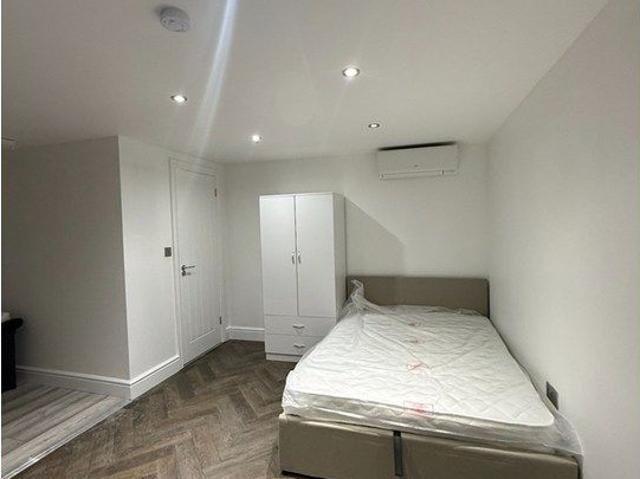 Studio for rent in London Borough of Havering, Greater London