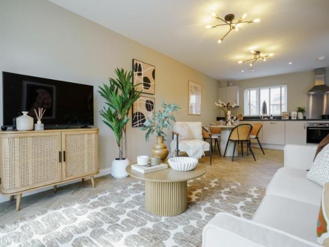Property for sale in Woodside Estate, Houghton Regis
