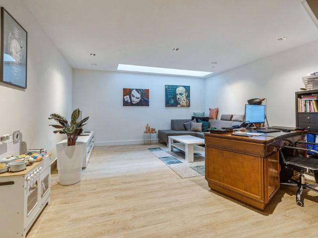 Appartement te huur in Oost, Amsterdam
