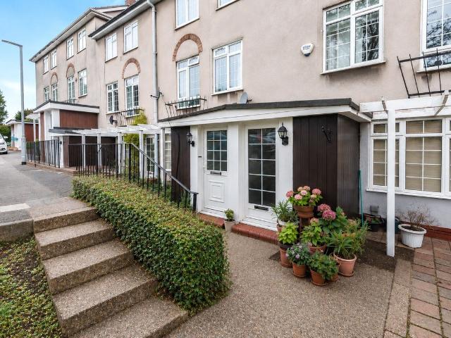 Apartment for rent in Bushey, Bushey Heath