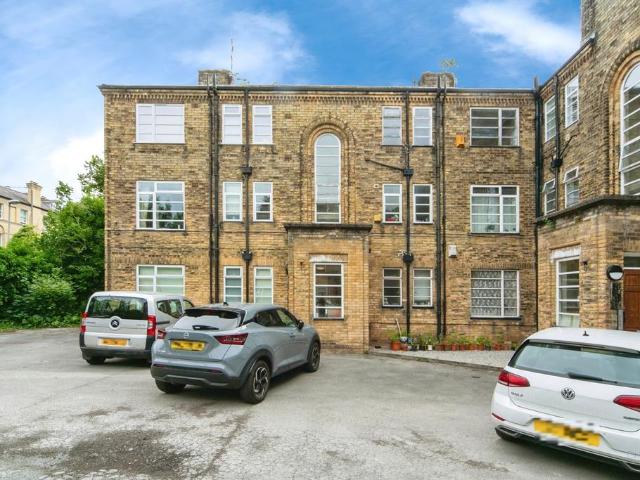 Apartment for rent in Calderstones