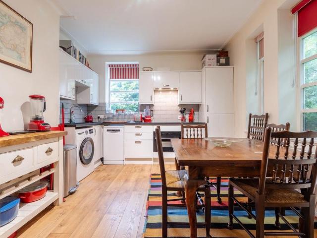 Apartment for rent in Calderstones