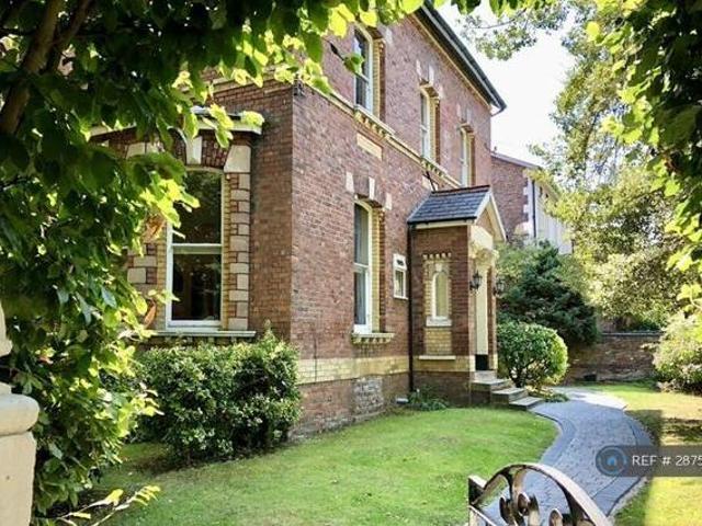 House for rent in Calderstones