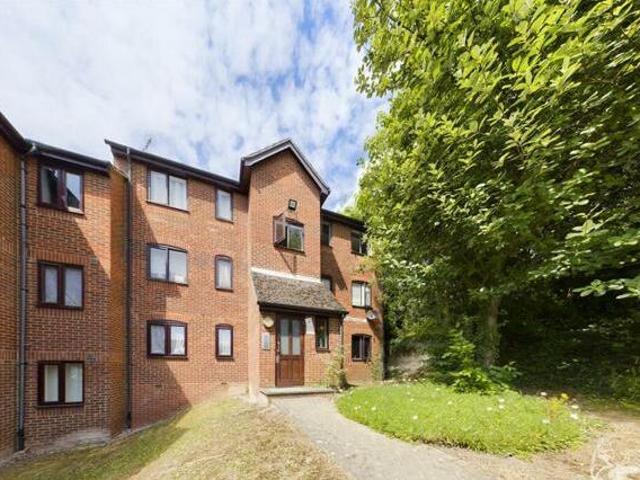 House for sale in Purfleet, Essex