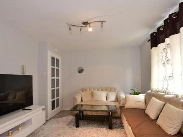 House for sale in Purfleet, Essex