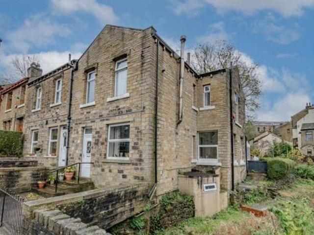 House for sale in Huddersfield, West Yorkshire