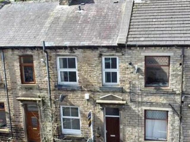 House for sale in Huddersfield, West Yorkshire