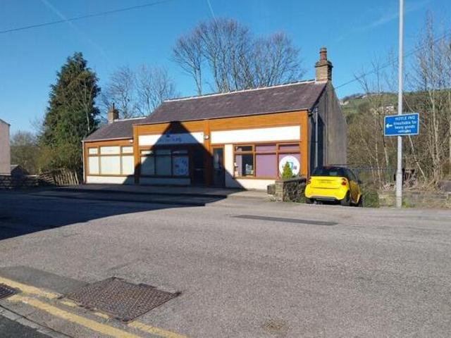 House for sale in Huddersfield, West Yorkshire
