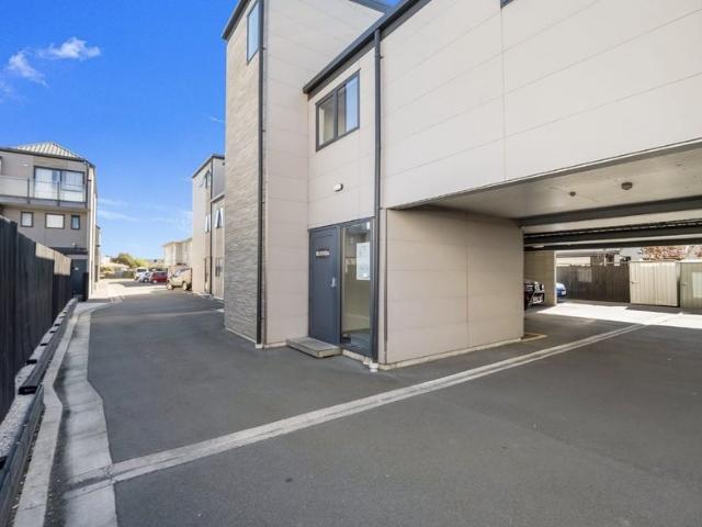 Apartment for rent in Heathcote, Canterbury
