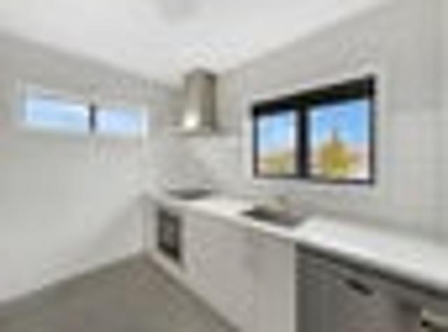 Townhouse for rent in Heathcote, Canterbury