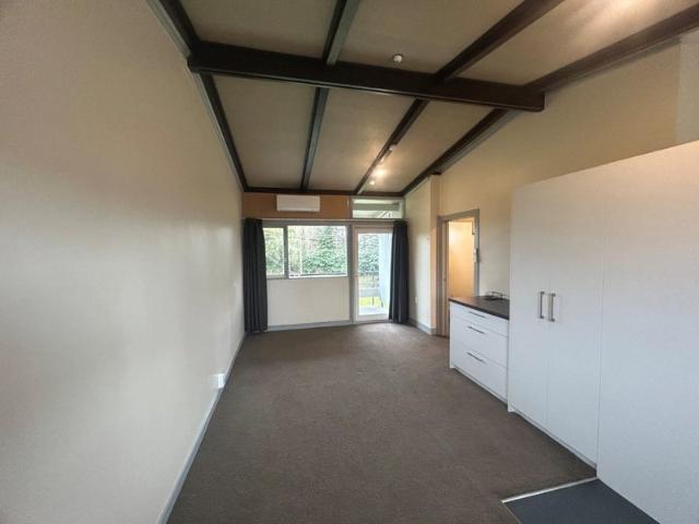 Apartment for rent in Chaslands, Canterbury