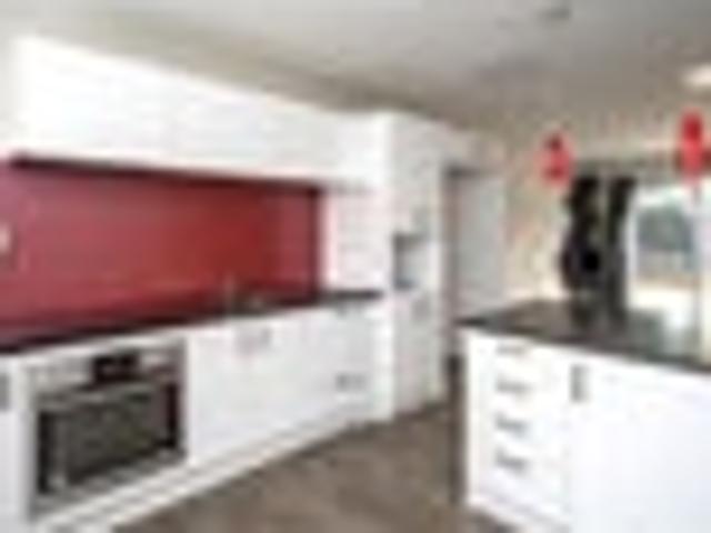 Townhouse for rent in Linwood, Linwood-Central-Heathcote Community