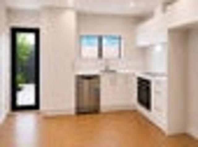 Townhouse for rent in Heathcote, Canterbury