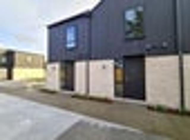 Townhouse for rent in Heathcote, Canterbury