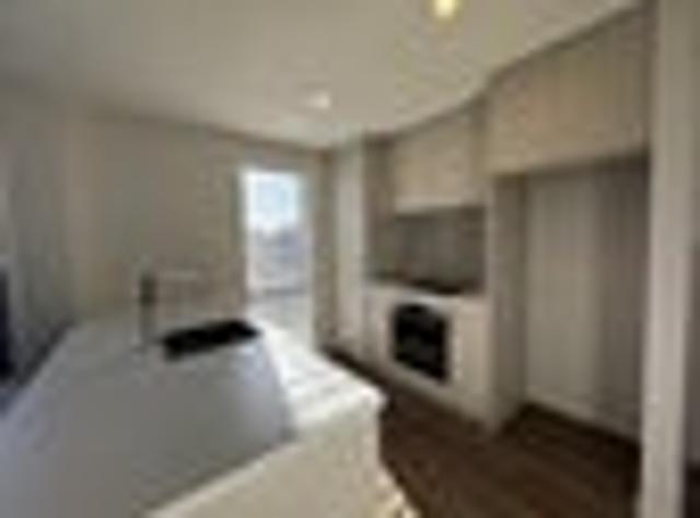 Townhouse for rent in Chaslands, Canterbury
