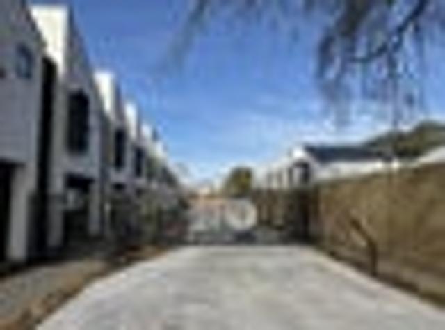 Townhouse for rent in Heathcote, Canterbury