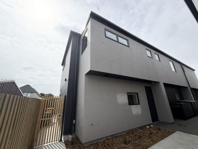 House for rent in Chaslands, Canterbury