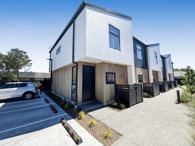 House for rent in Chaslands, Canterbury