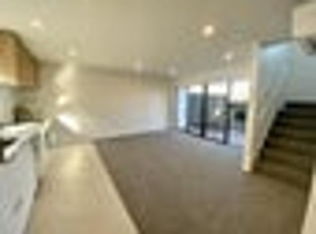 Townhouse for rent in Heathcote, Canterbury