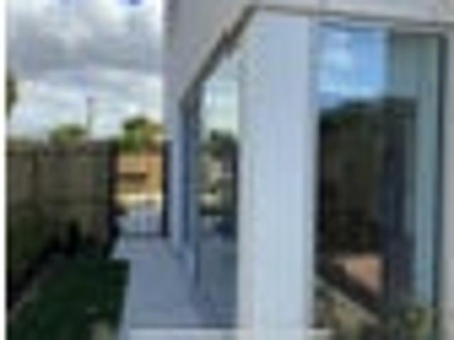 Townhouse for rent in Heathcote, Canterbury