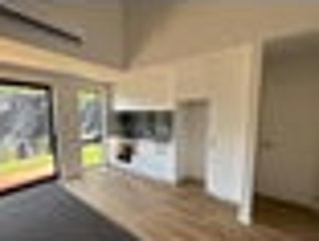 Townhouse for rent in Heathcote, Canterbury