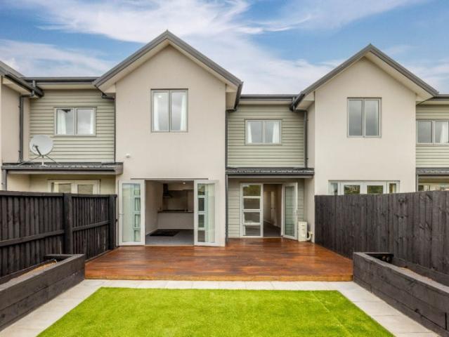 Apartment for rent in Chaslands, Canterbury