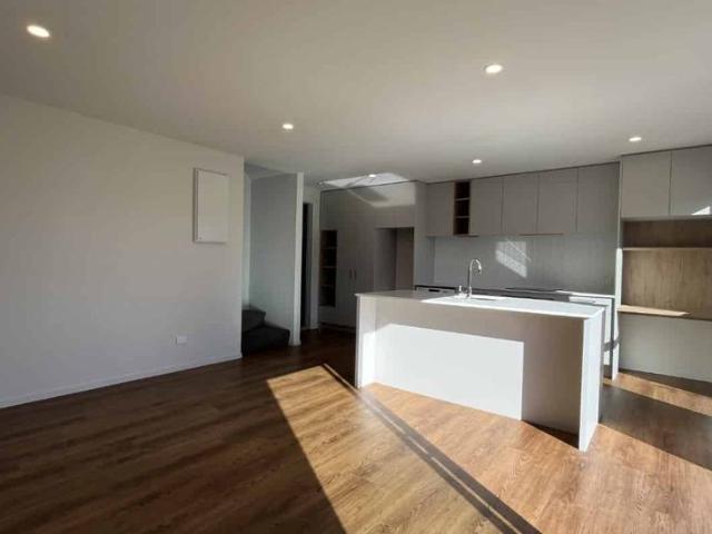 Townhouse for rent in Heathcote, Canterbury