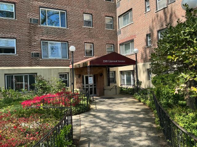 Condo for sale in Fort Lee, New Jersey
