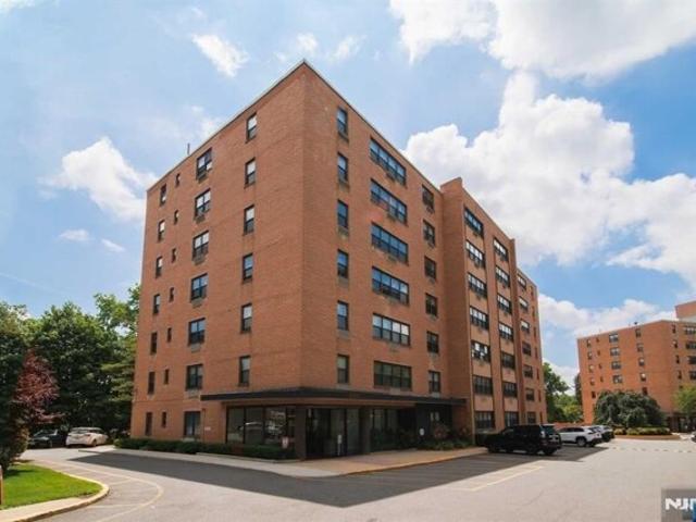 Condo for sale in Fort Lee, New Jersey