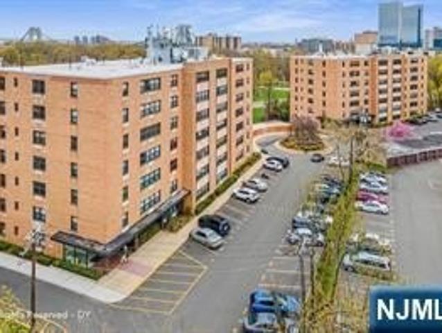 Condo for sale in Fort Lee Condo for sale in Fort Lee