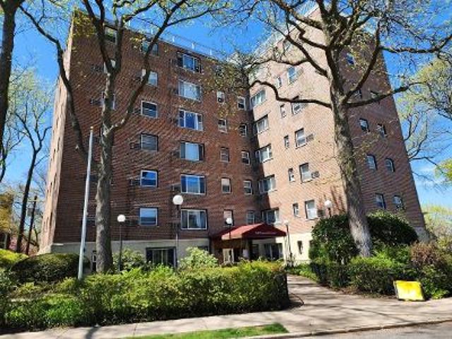 Condo for sale in Fort Lee, New Jersey