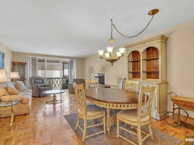 Condo for sale in Fort Lee, New Jersey