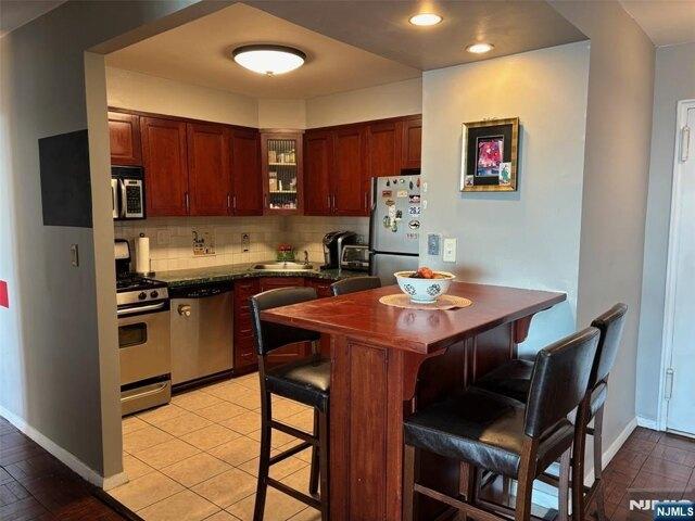 Condo for sale in Fort Lee, New Jersey