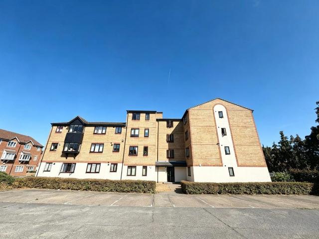 Apartment for rent in Carterhatch, Greater London